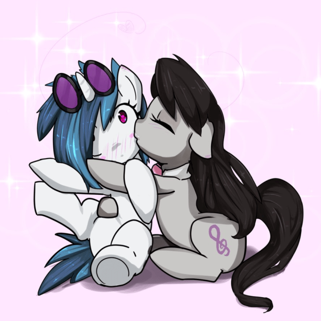 vinyl-surprise-smooches-acharmingpony-square